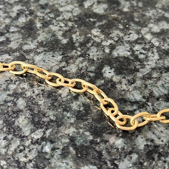 elizabeth 11 dei gratia regina f.d belt metallic 
coin​​​ - Picture 5 of 9